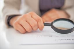 Un contrat pass  la loupe