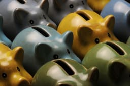 Un groupe de tirelires