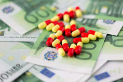 Des mdicaments sur des billets