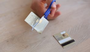 Carte bancaire coupe