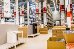 Traves d'un entrept Ikea