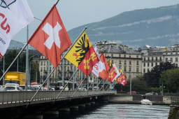drapeaux suisses