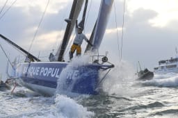 Armel Le Cleac'h, sur Banque Populaire, remporte le Vende Globe le 16 janvier 2017