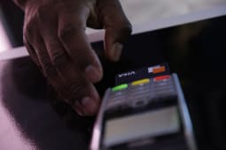 Paiement avec une carte bancaire Orange Bank