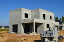 Une maison contemporaine en construction