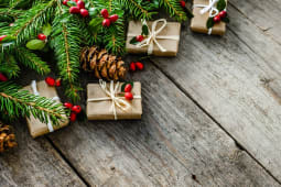 Cadeaux et dcorations de Nol