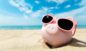 Tirelire cochon  la plage