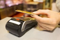 Paiement par carte bancaire NFC