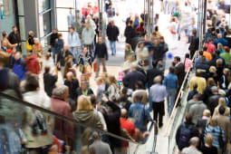 Foule de grand magasin