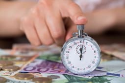 Temps, argent, chrono