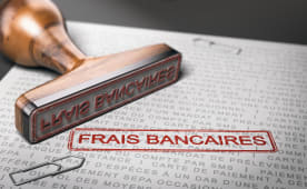 Coup de tampon Frais bancaires sur un document