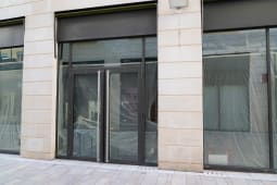 agence bancaire ferme