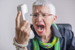 Personne ge tlphone