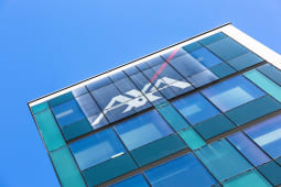 Axa  l'assaut des activits d'assurance en Espagne de Credit Mutuel pour 310 M EUR