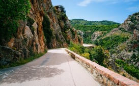 Une route en Corse