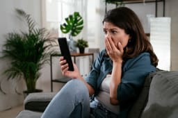 Surprise colre tlphone