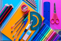 A qui m'adresser pour tre ligible  l'allocation de rentre scolaire ? 