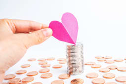 Dons aux associations