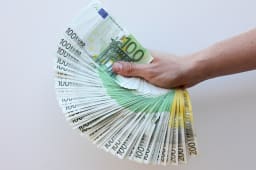 Prime macron placement