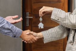 Une dpute veut remettre  plat les locations de logements