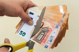 Des billets de 5O euros dcoups