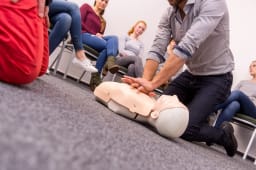 Un crdit d'impt pour se former aux premiers secours ?