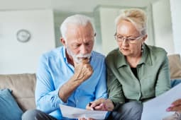 Le taux de bnficiaires du minimum vieillesse est plus lev dans certains dpartements.