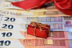 Faut-il dclarer sa prime de Nol aux impts ?