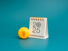 Une ampoule et un calendrier 2025
