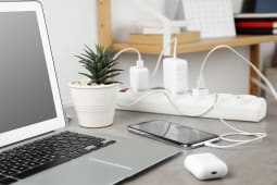 Le chargeur universel va bientt s'imposer en France.