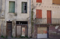 Des logements insalubres.