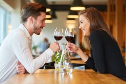 Lors du premier rendez-vous amoureux, voici qui paye.
