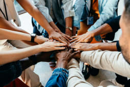 Un groupe de personnes