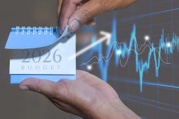 Un calendrier affiche 2026.