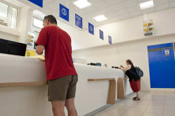 Un guichet de La Banque Postale