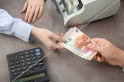 Certains banques en ligne permettent de dposer des espces.