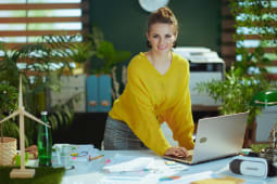 femme finance responsable