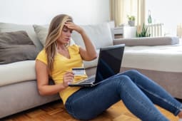 Ces 3 arnaques peuvent vider votre compte bancaire.