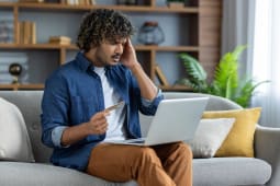 Quatre astuces pour signaler une fraude  la carte bancaire.