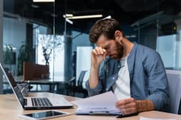 Cette arnaque redoutable peut vous faire perdre votre salaire.