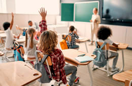 Des enfants en classe.