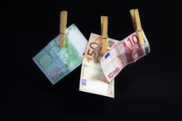 Le premier versement peut atteindre 300 euros dans une banque en ligne