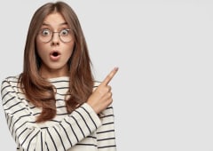 femme surprise