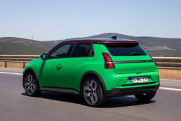 Renault 5 E-Tech est une voiture lectrique  batterie de segment B produite par le constructeur franais Renault.