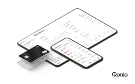 Dispositifs affichant des applications financires et cartes bancaires.