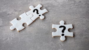 pices de puzzle crites avec un point d'interrogation.