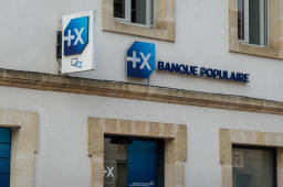 Fa&ccedil;ade d'une agence de la Banque Populaire