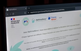 �cran d'ordinateur affichant le site web MaPrimeR�nov du gouvernement fran�ais.