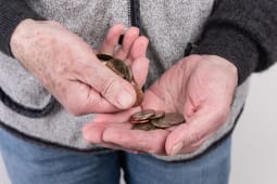 Un risque futur &agrave; l'heure actuelle est la pauvret&eacute; chez les personnes &acirc;g&eacute;es