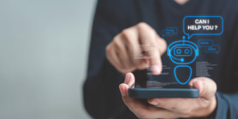 Conversation de chatbot Ai Intelligence artificielle technologie de service client en ligne. Chatbot num&eacute;rique, application robot, g&eacute;n&eacute;ration OpenAI. Technologie futuriste. Assistant virtuel sur internet.